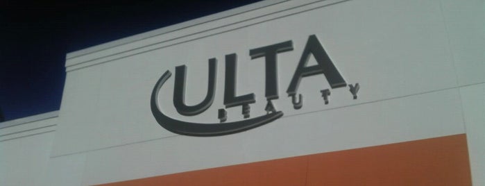 Ulta Beauty – Curbside Pickup Only is one of Lugares favoritos de Jeremy.