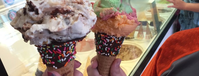 Scoops Ice Cream & Candy is one of Top 10 favorites places in Kenosha, WI.