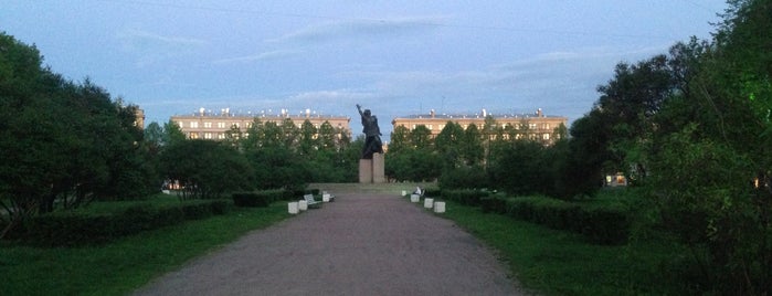 Комсомольская площадь is one of Места готовые к видеотрансляции.