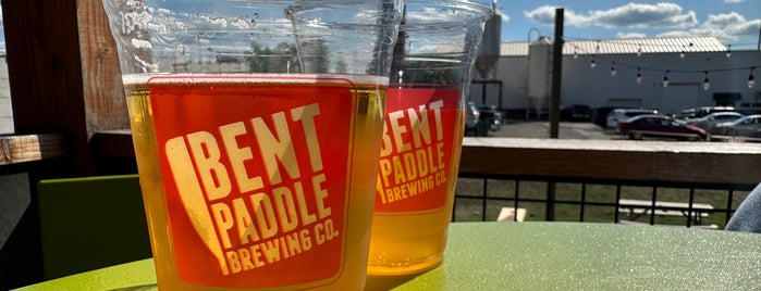 Bent Paddle Brewing is one of Locais curtidos por Chris.
