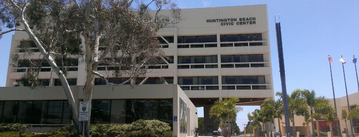 Huntington Beach City Hall is one of Posti che sono piaciuti a Daniel.