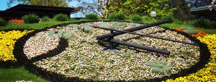 Jardin Anglais is one of Lieux qui ont plu à Vangelis.
