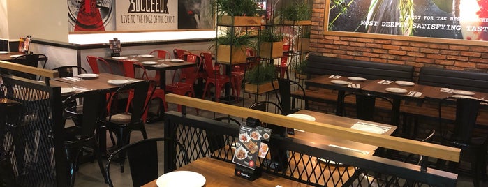 PIZZA HUT is one of pizza in Saigon.