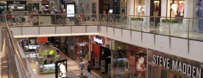 Mall Multiplaza Pacific is one of Los 10 lugares mas famosos de la zona. SEPTIEMBRE.