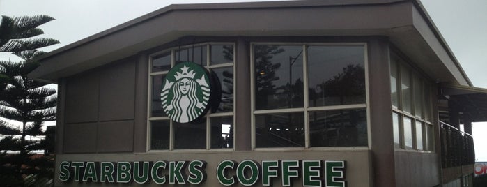 Starbucks is one of สถานที่ที่ Mae ถูกใจ.