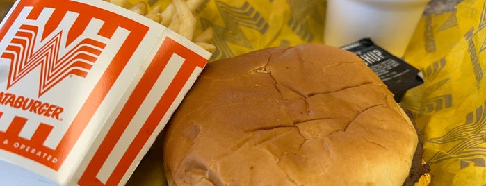 Whataburger is one of Locais curtidos por Dianey.