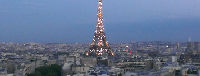 Menara Eiffel is one of France.