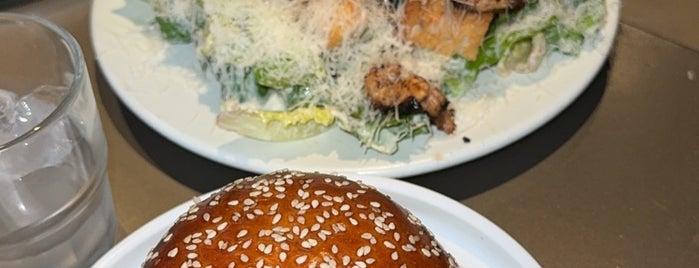 Burger & Beyond is one of Restaurants 🇬🇧.