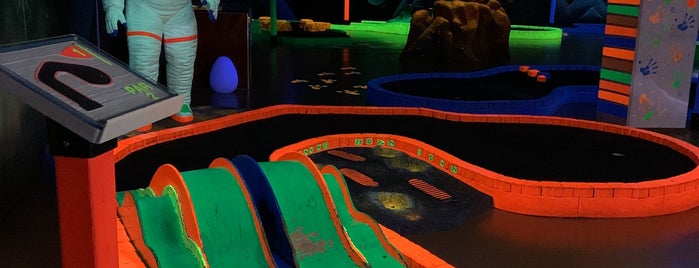 Tee & Putt Mini Golf is one of Dubai Summer '14.