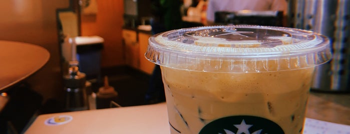 Starbucks is one of Brad: сохраненные места.