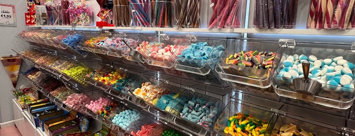The Candy Corner is one of NL.