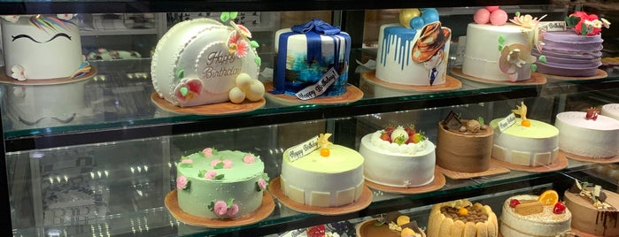 Bunch Pastry Boutique | بوتیک نان و شیرینی بانش is one of Lugares guardados de Nora.