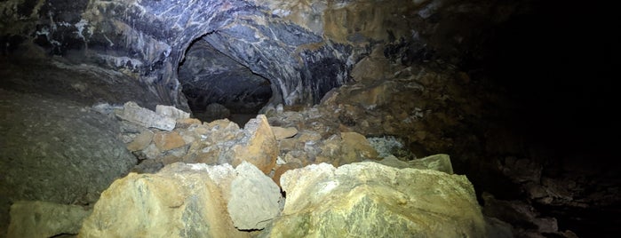 Lava Beds National Monument is one of National Recreation Areas.