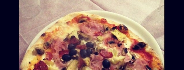 Pizzeria Zero Zero is one of Locais curtidos por Tanya.