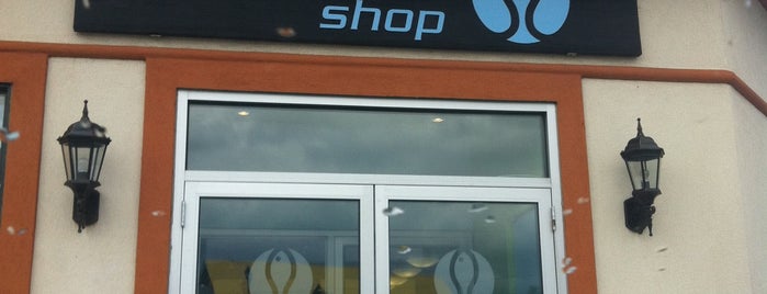 Sushi Shop is one of Tempat yang Disukai Michael.