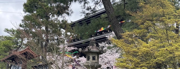 Chion-in Temple is one of Ian : понравившиеся места.