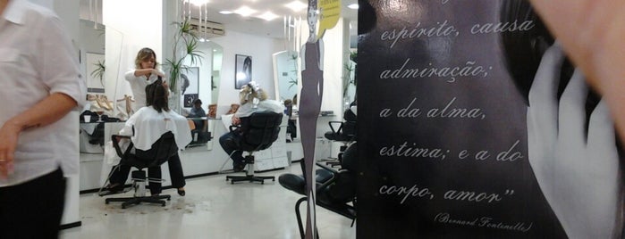 Cynthia Gomes Hair Style is one of Melhores Salões de Fortaleza.