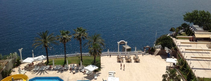 Adonis Hotel is one of Antalya Etiket Bonus Mekanları 🌴🍁🍃.