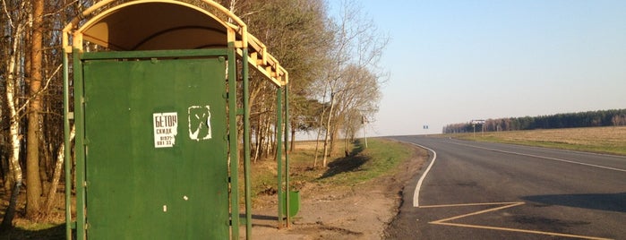 Автобусная остановка "Усадище" is one of สถานที่ที่บันทึกไว้ของ Alex.