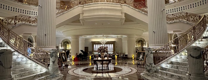 Habtoor Palace Dubai, LXR Hotels & Resorts is one of بمبم.