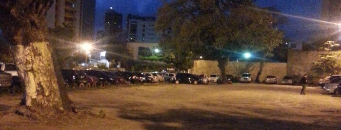 Estacionamento is one of eveline.