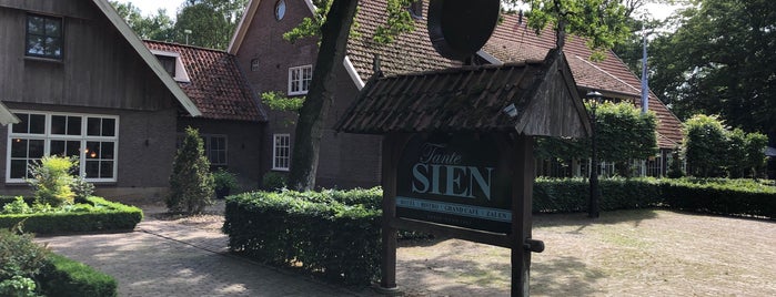 Tante Sien is one of Hotels.