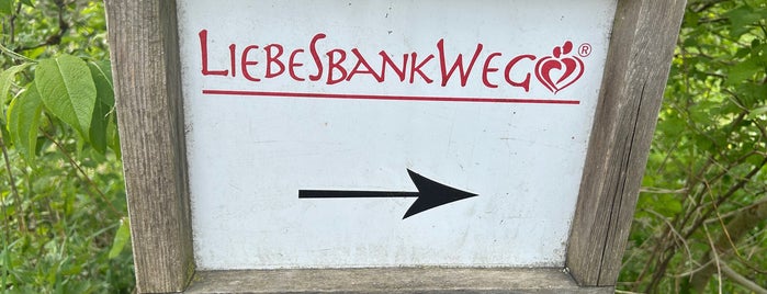Liebesbankweg is one of Favoriten.