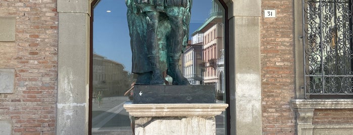 Julius Caesar Statue is one of Itálie.
