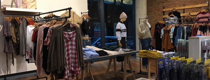 Urban Outfitters is one of Shop Big in Hamburg.