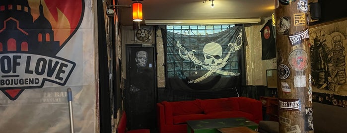 Holy Holster Le Bar is one of Must-visit Nightlife Spots in Paris.