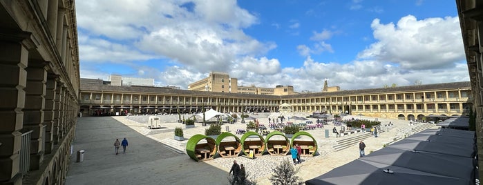 The Piece Hall is one of To visit 🇬🇧🌳🏰🏫🎢🏏🎱.