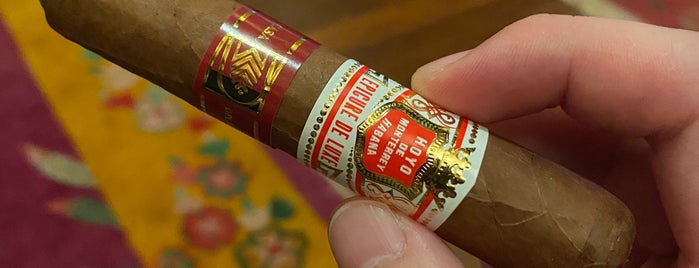 Red Chamber Cigar Divan is one of HK's 'Finest'.