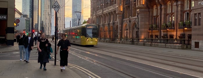 Deansgate Locks & Canal is one of Lugares favoritos de Plwm.