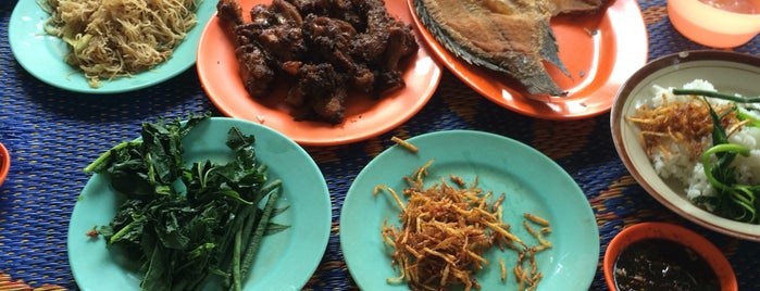 Rumah Makan Horas Sari is one of Food in town.