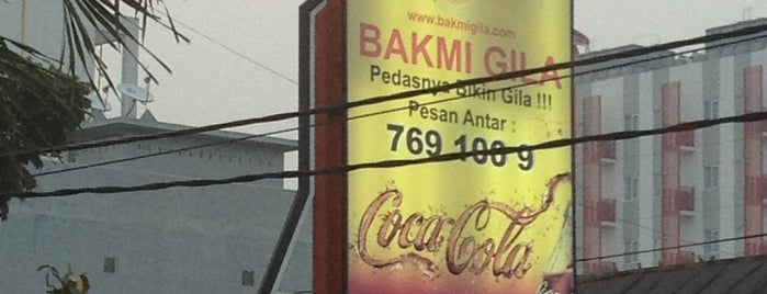 Bakmi Gila is one of Favorit Place.