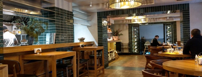 Lucky Duck Bistro is one of Around Moscow.