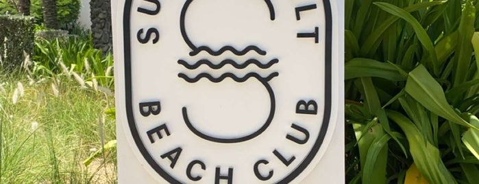 Summersalt Beach Club is one of Beachfront Restaurants 🏝️ 🏖️.