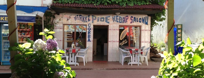 Merkez Pide Kebap Salonu is one of สถานที่ที่ Burcu ถูกใจ.