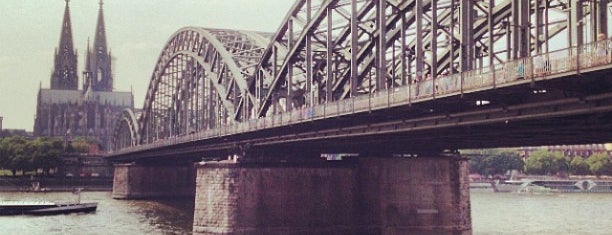 Hohenzollernbrücke is one of Köln.