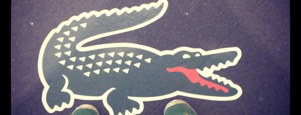 Lacoste is one of Hildaさんのお気に入りスポット.