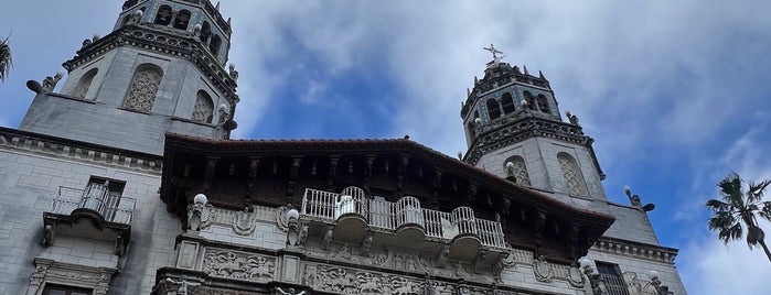 Hearst Castle is one of Top US Landmarks.