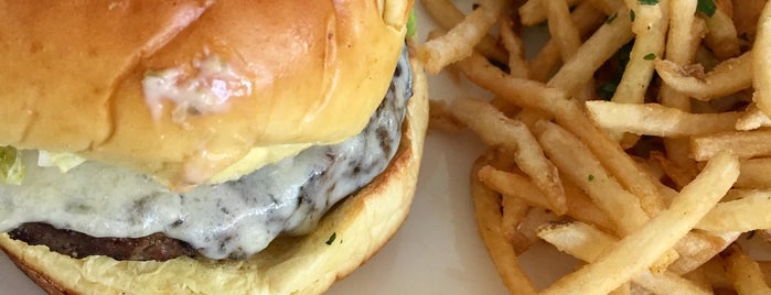 Verde at Pérez Art Museum Miami is one of The 15 Best Places for Cheeseburgers in Miami.