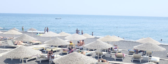 Kamari Beach is one of Santorini.