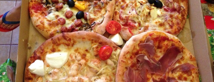 Pizza Poli is one of Locais curtidos por Seli.