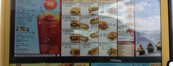 SONIC Drive In is one of Lucyさんのお気に入りスポット.