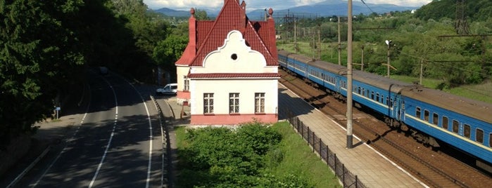 Залізнична станція «Карпати» is one of Залізничні вокзали України.