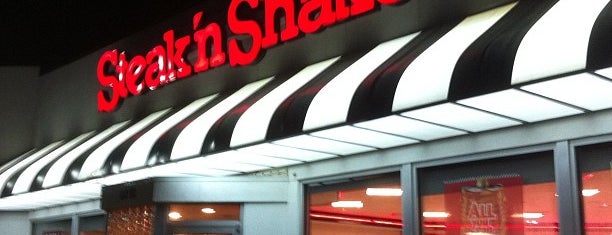 Steak 'n Shake is one of Tempat yang Disukai Chris.