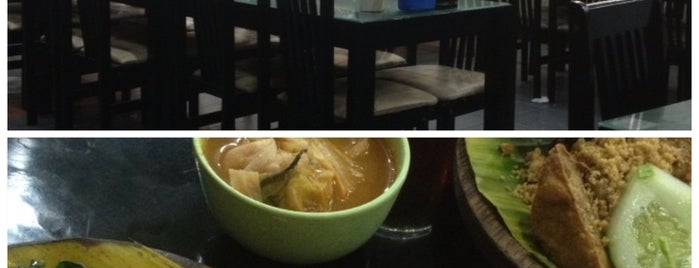 Ayam Penyet Ria (Khas Ibu Ruth) is one of check list medan kuliner terkunjungi.