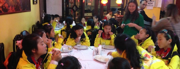Guangzhou Wuyang Chinese Restaurant is one of Lieux sauvegardés par Atilla.