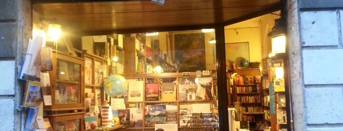 Libreria del viaggiatore is one of Locais salvos de Leah.